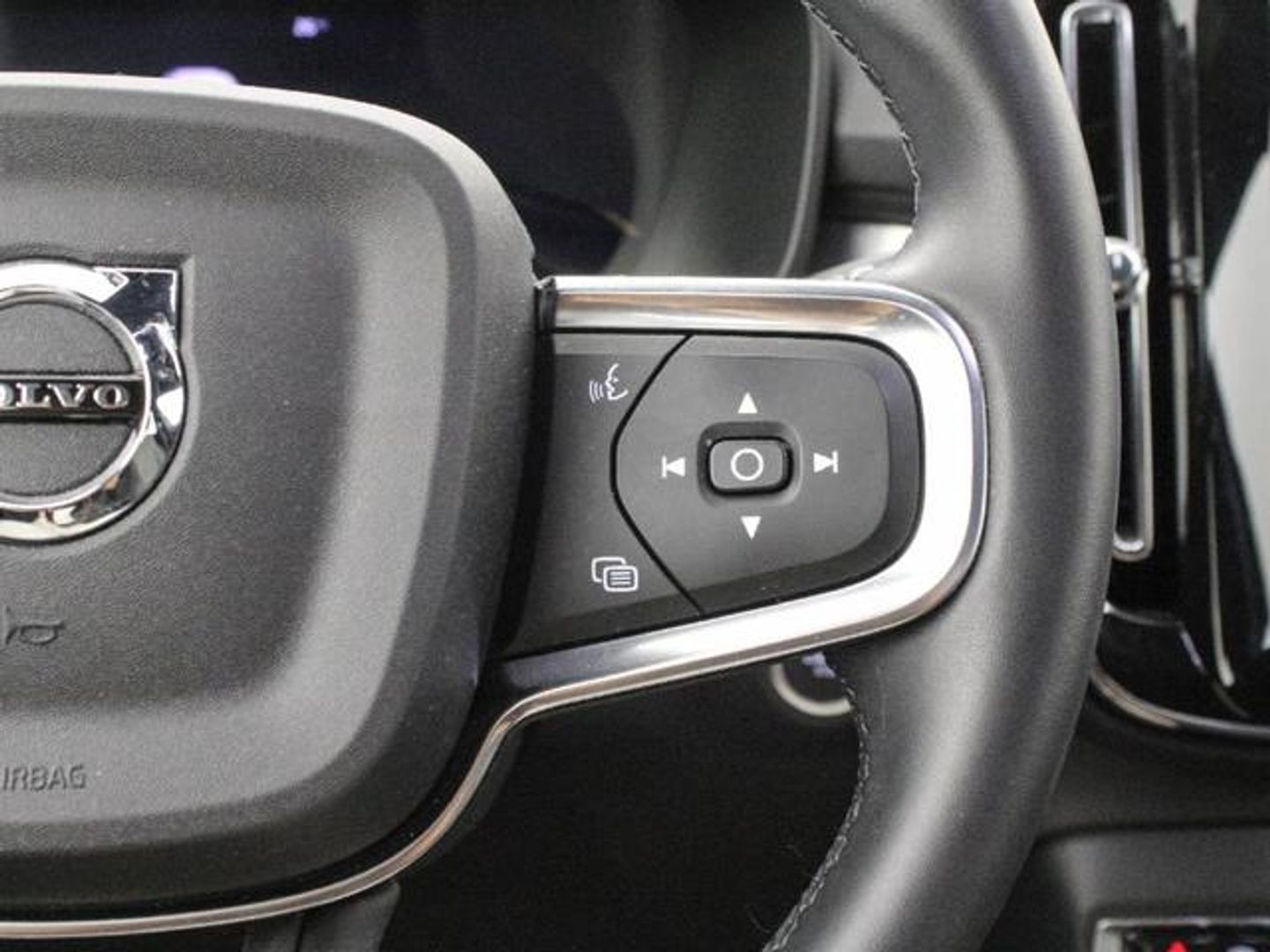 Volvo XC40 B3 G Core Auto 120 kW (163 CV)