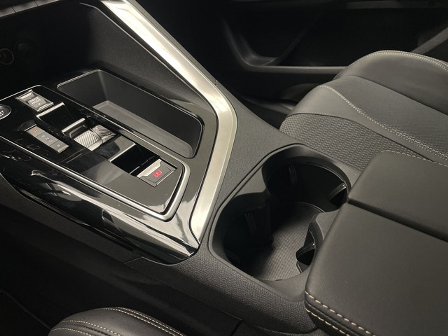 Peugeot 3008 Hybrid 225 GT e-EAT8 165 kW (225 CV)