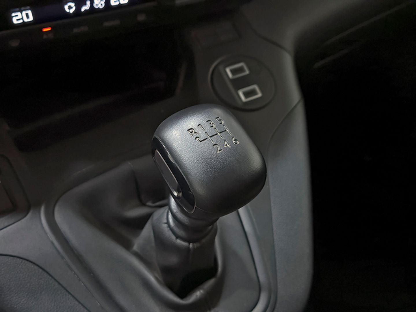 Peugeot Partner Furgon BlueHDi 100 Standard 600kg 75 kW (102 CV)