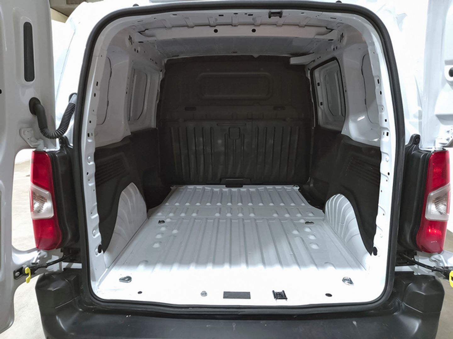 Peugeot Partner Furgon BlueHDi 100 Standard 600kg 75 kW (102 CV)