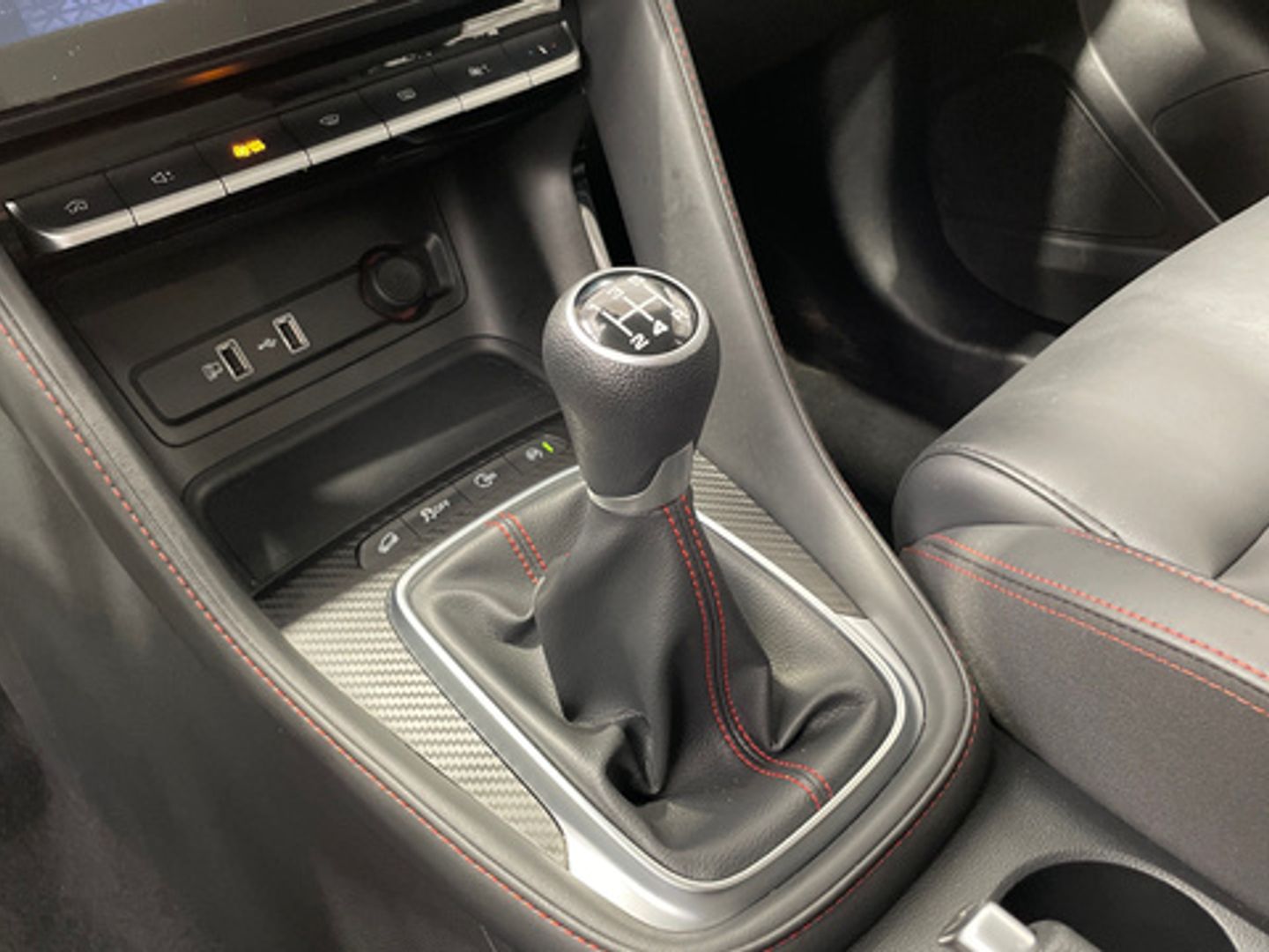 MG ZS 1.5 Luxury 78 kW (106 CV)