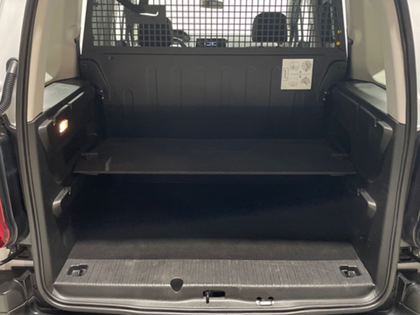 Peugeot Rifter Active Pack Business Standard BlueHDi 73 kW (100 CV)