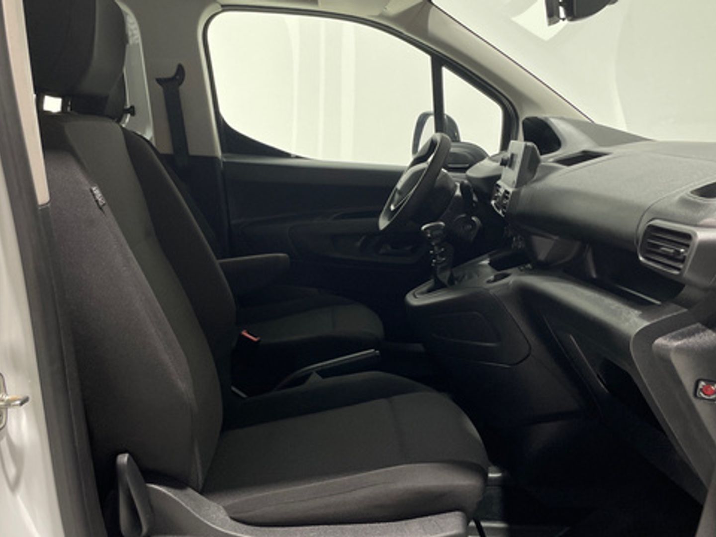 Peugeot Rifter Active Pack Business Standard BlueHDi 73 kW (100 CV)