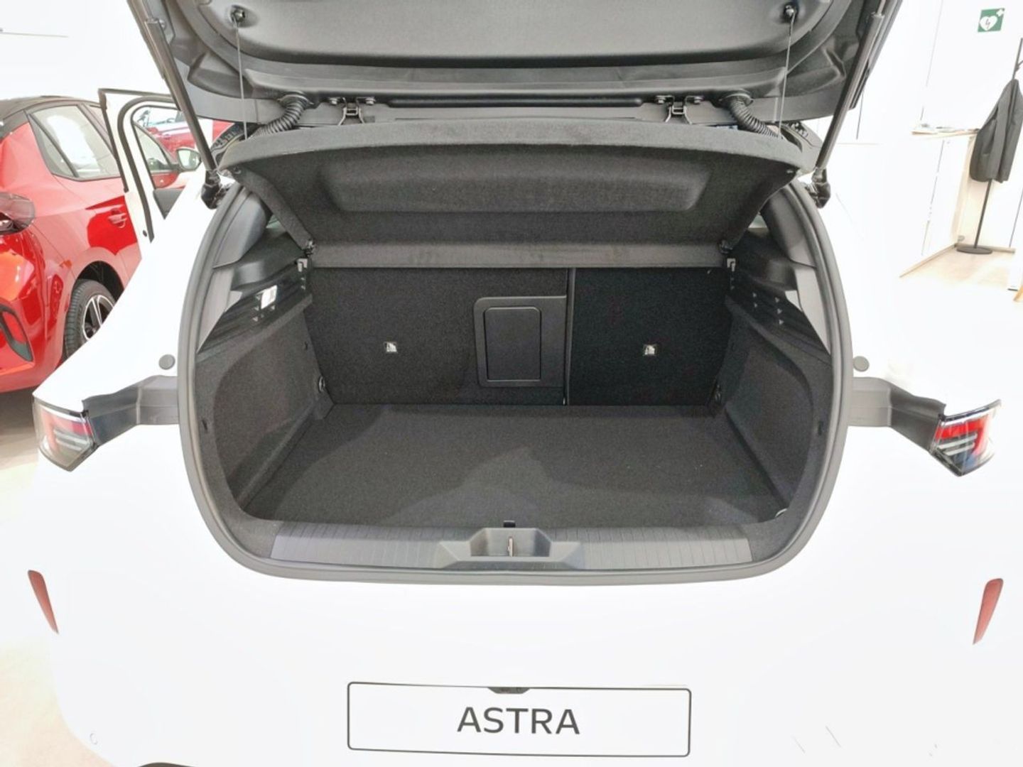 Opel Astra 1.6T Plug-in Hybrid GSe 165 kW (224 CV)