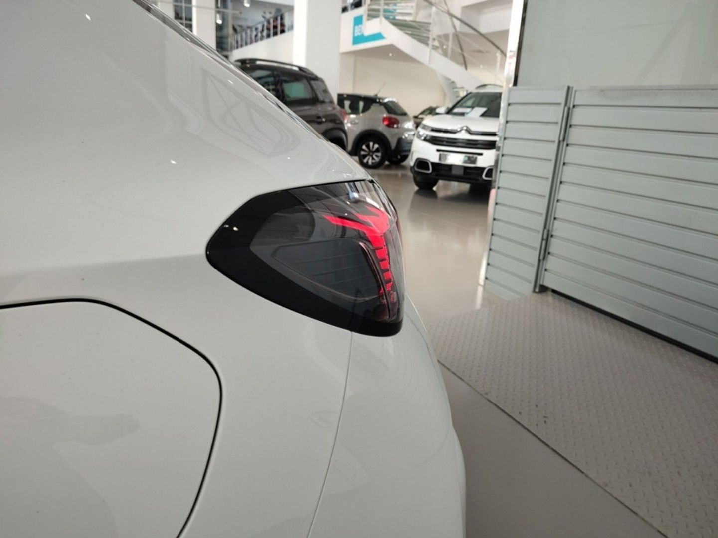 Peugeot e-208 Eléctrico Allure Pack 100 kW (136 CV)