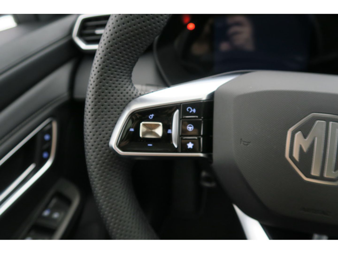 MG ZS 1.5 Hybrid Luxury 145 kW (197 CV)