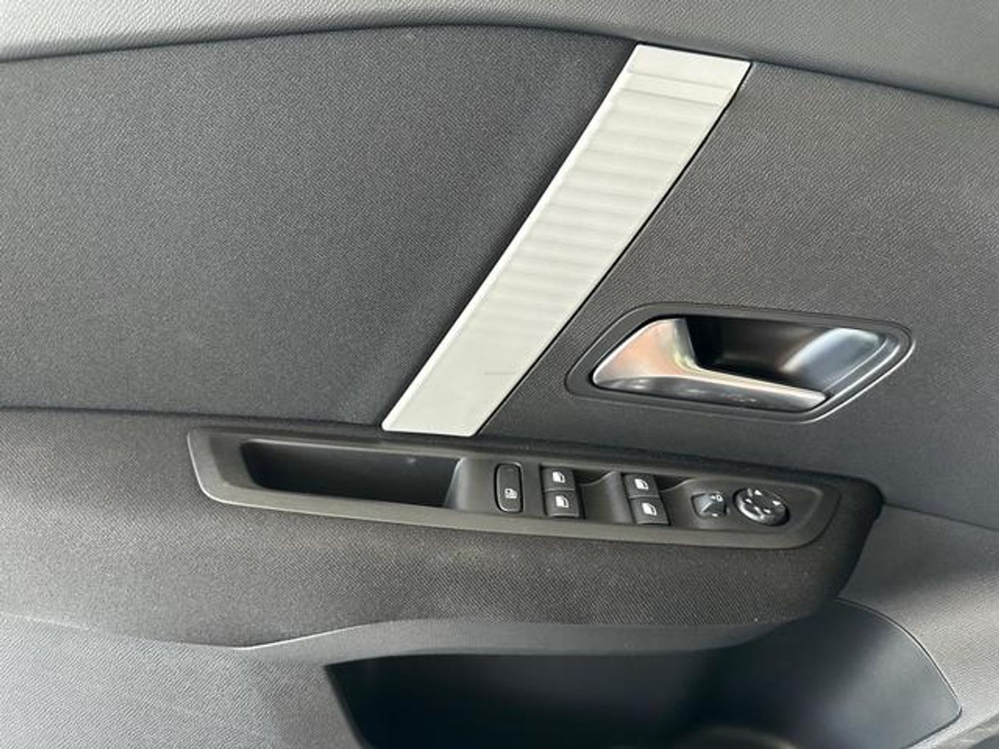 Citroen C4 Hybrid 145 Plus e-DCS6 107 kW (145 CV)