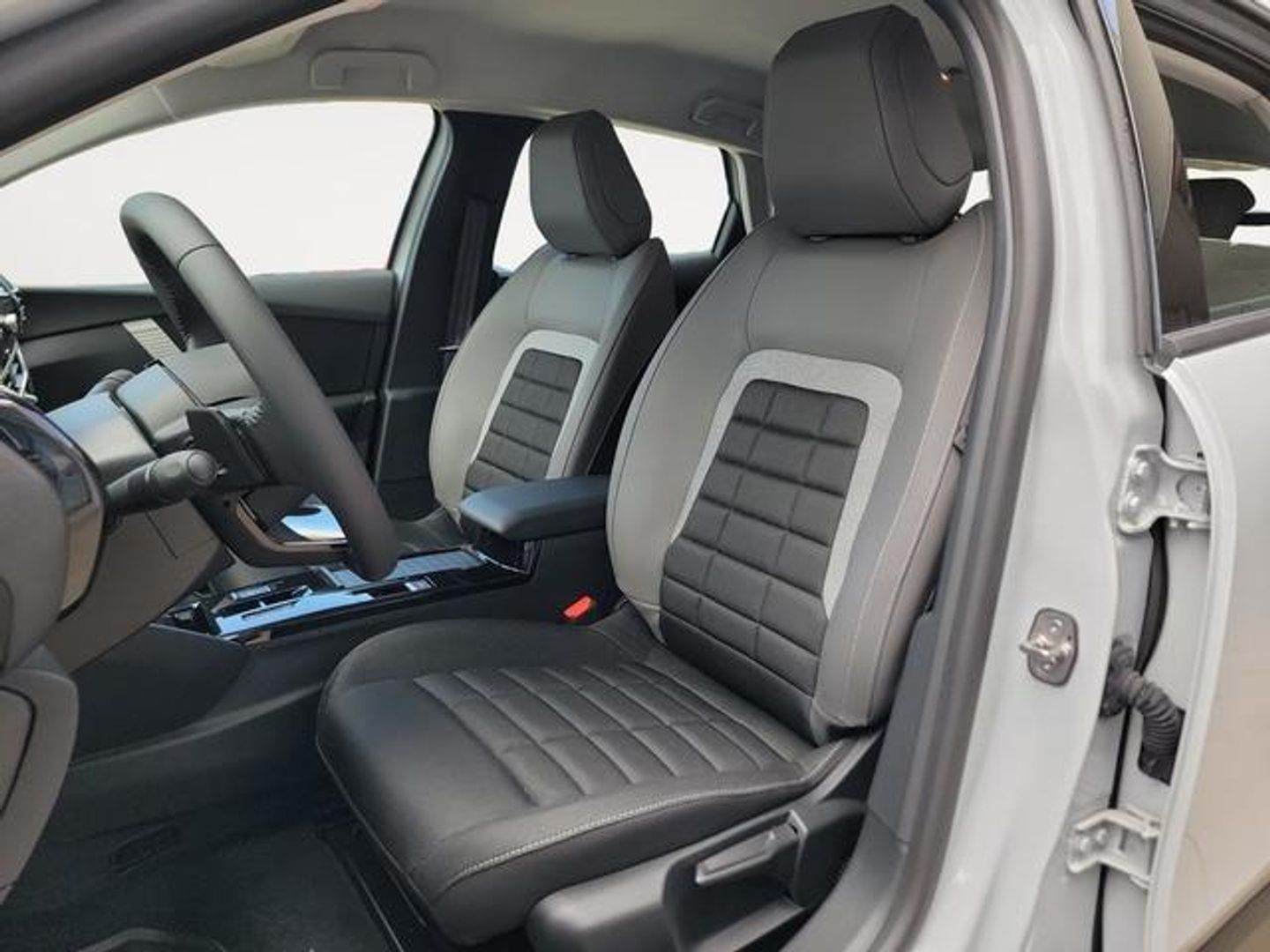 Citroen C4 Hybrid 145 Plus e-DCS6 107 kW (145 CV)