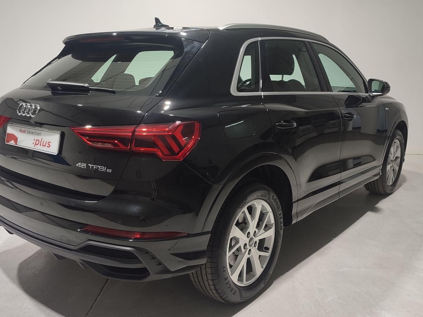 Audi Q3 TFSIe S line 45 TFSI e 180 kW (245 CV) S tronic