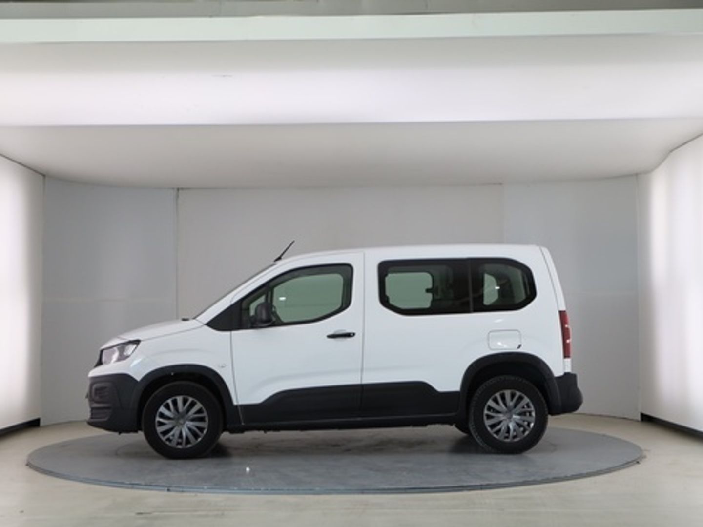 Peugeot Rifter Active Pack Business Standard BlueHDi 73 kW (100 CV)