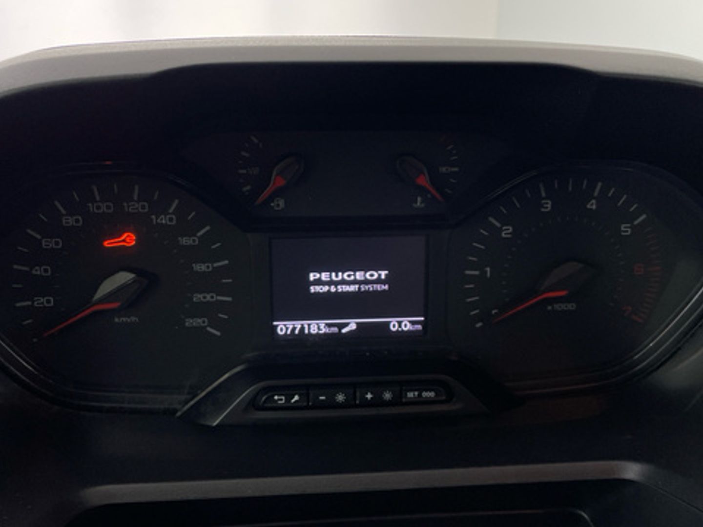 Peugeot Rifter Active Pack Business Standard BlueHDi 73 kW (100 CV)