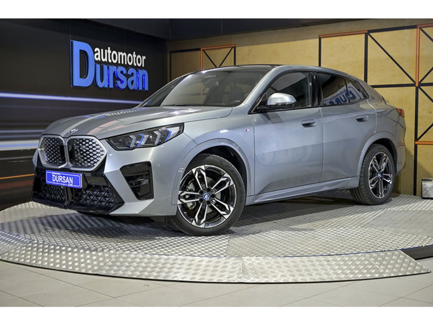 BMW iX2 eDrive20 150 kW (204 CV) Gris Plata SUV