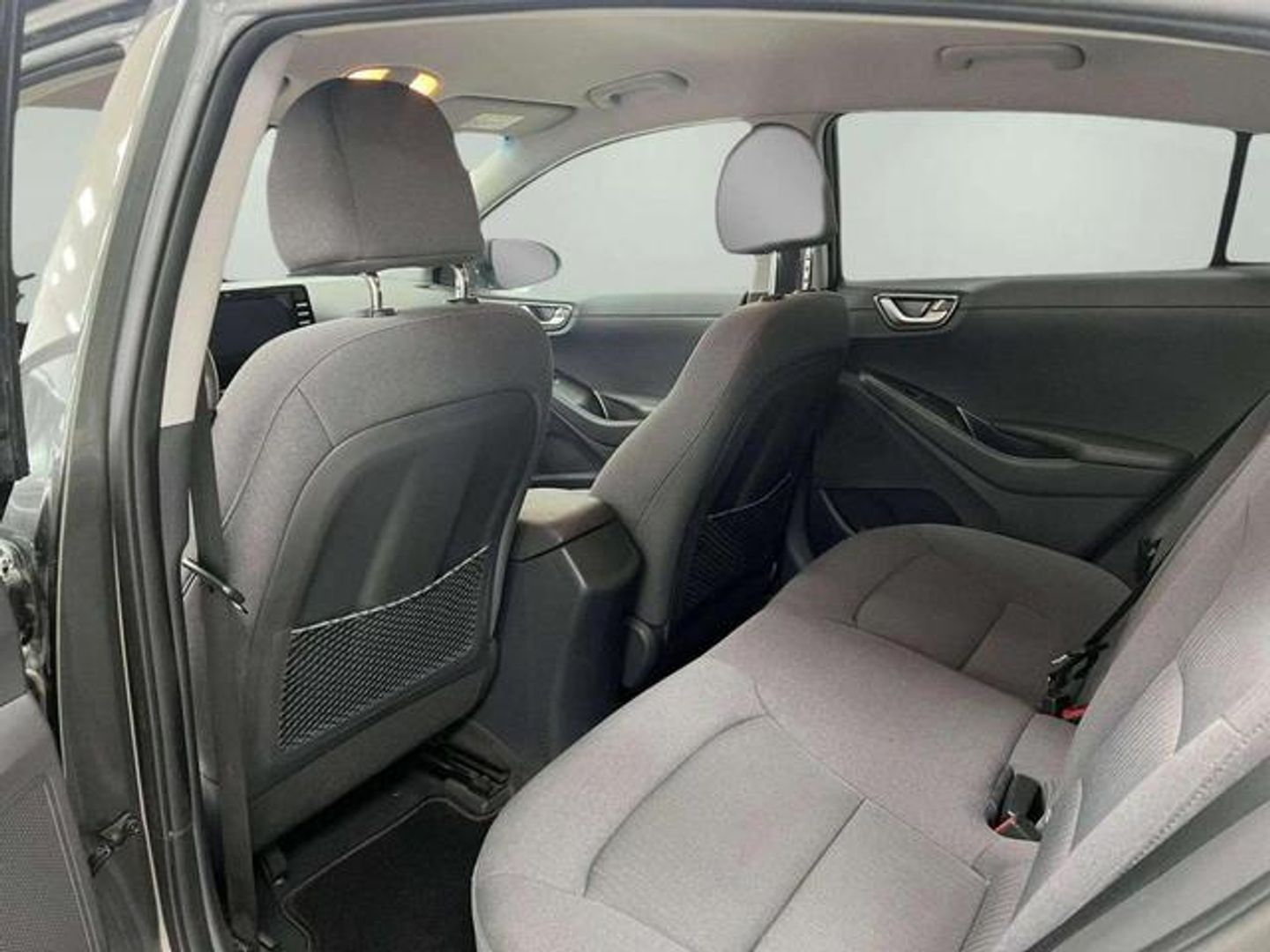 Hyundai Ioniq 1.6 GDI PHEV Klass DCT 104 kW (141 CV)