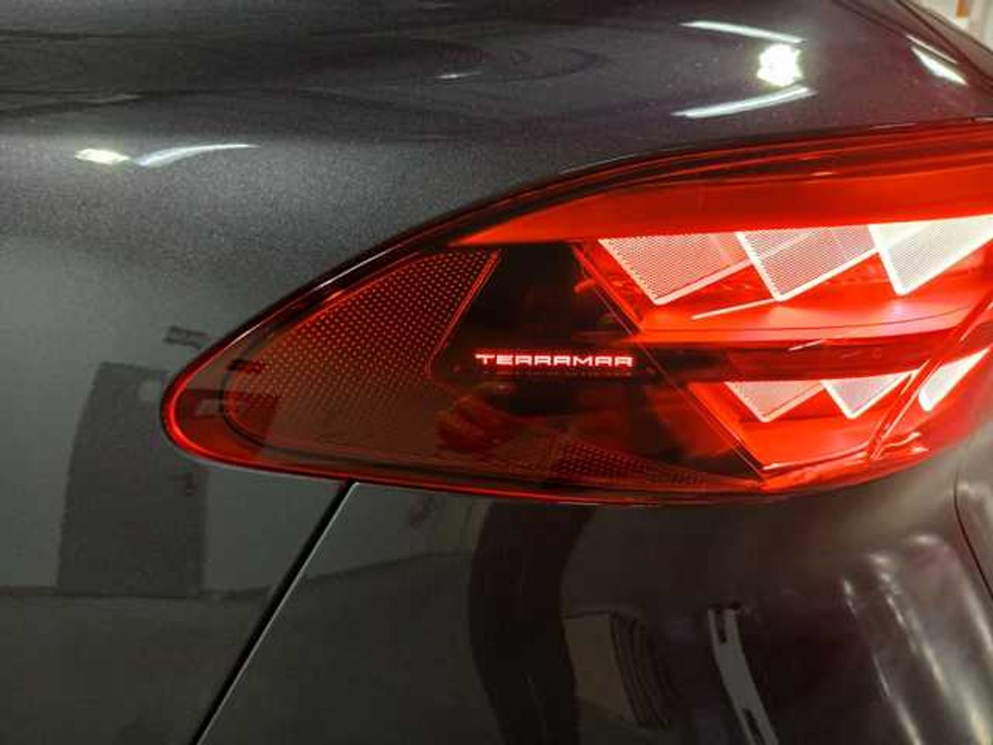 CUPRA Terramar 1.5 TSI e-Hybrid VZ DSG 200 kW (272 CV) Gris oscuro All Terrain / Pick-up