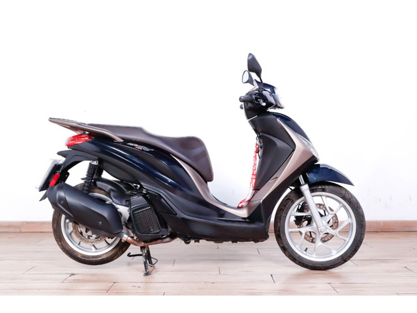 Piaggio Medley 125 Negro Motorcycle