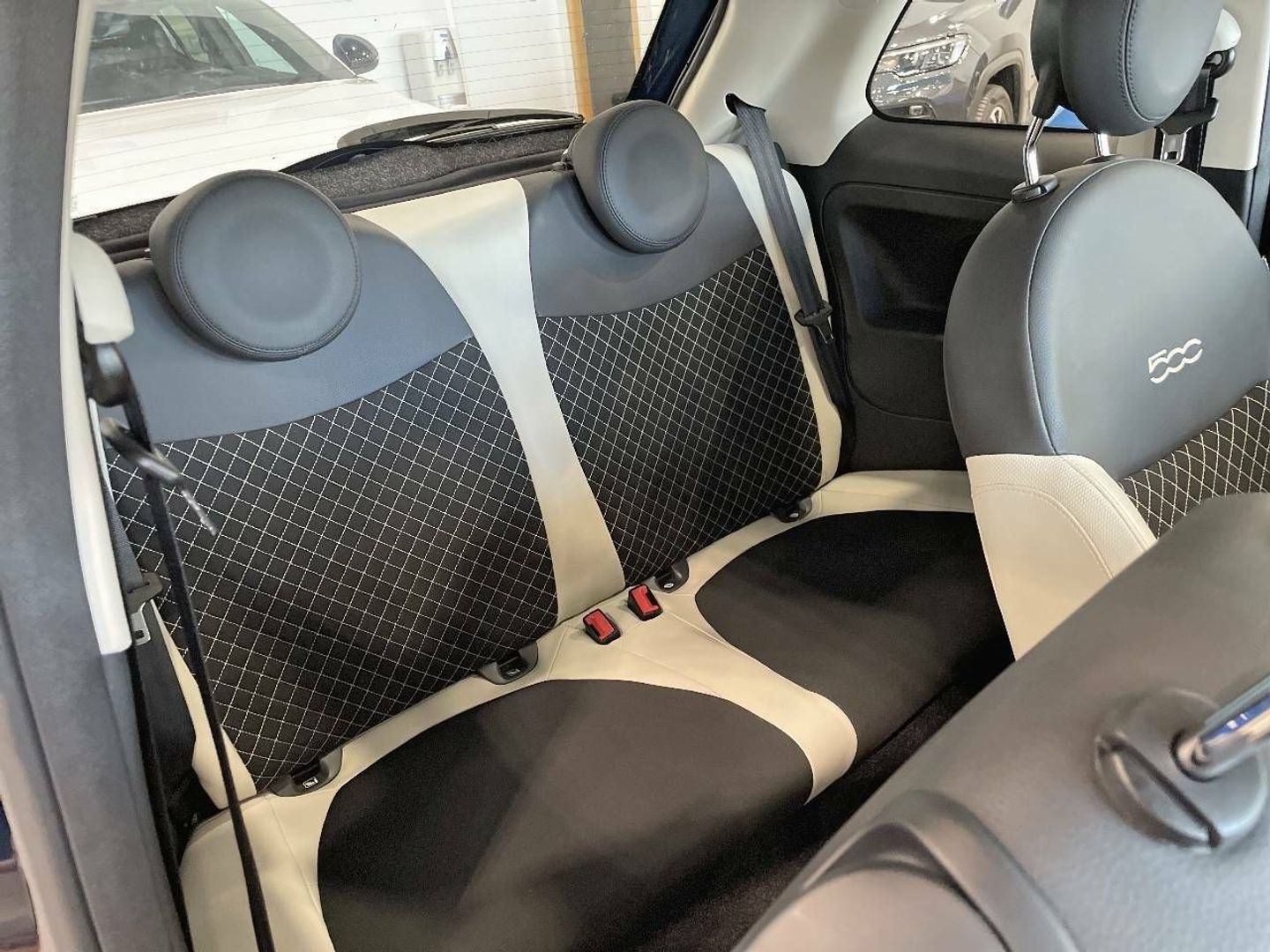 Fiat 500 1.0 Hybrid Dolcevita 51 kW (70 CV)