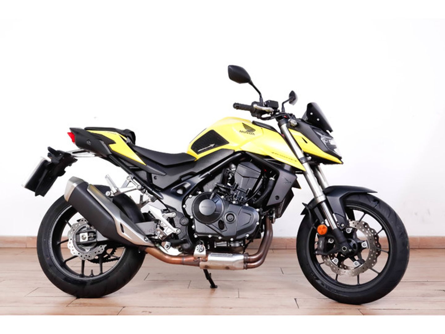 Honda CB750 Hornet Amarillo Motorcycle