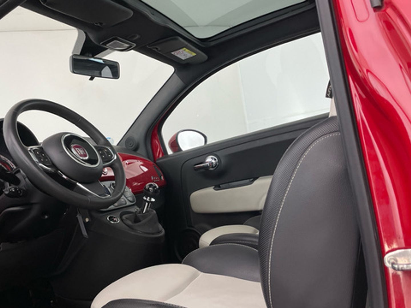 Fiat 500 1.0 Hybrid Dolcevita 51 kW (70 CV)