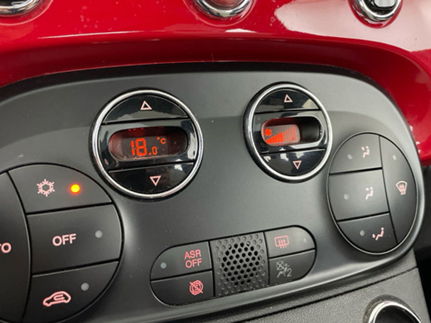 Fiat 500 1.0 Hybrid Dolcevita 51 kW (70 CV)