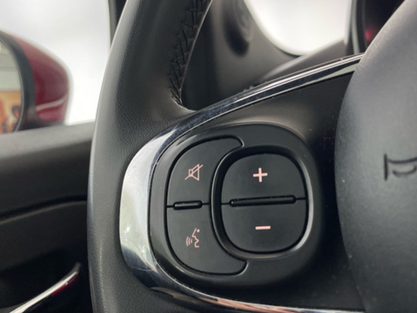 Fiat 500 1.0 Hybrid Dolcevita 51 kW (70 CV)