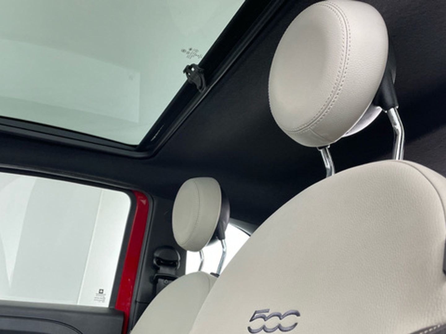 Fiat 500 1.0 Hybrid Dolcevita 51 kW (70 CV)