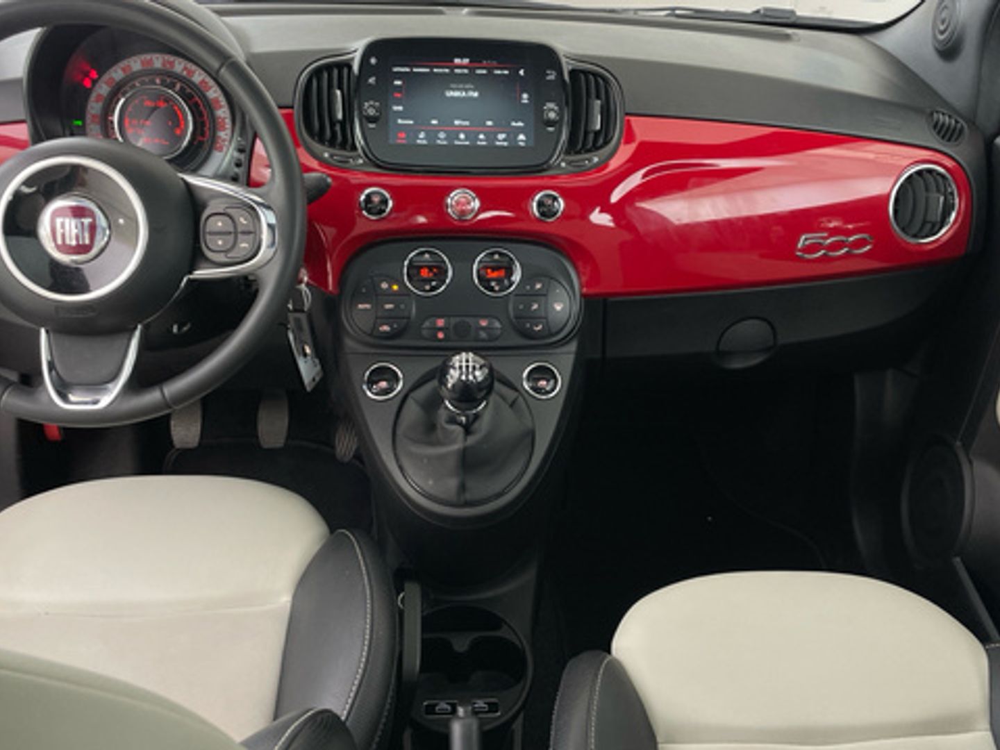 Fiat 500 1.0 Hybrid Dolcevita 51 kW (70 CV)