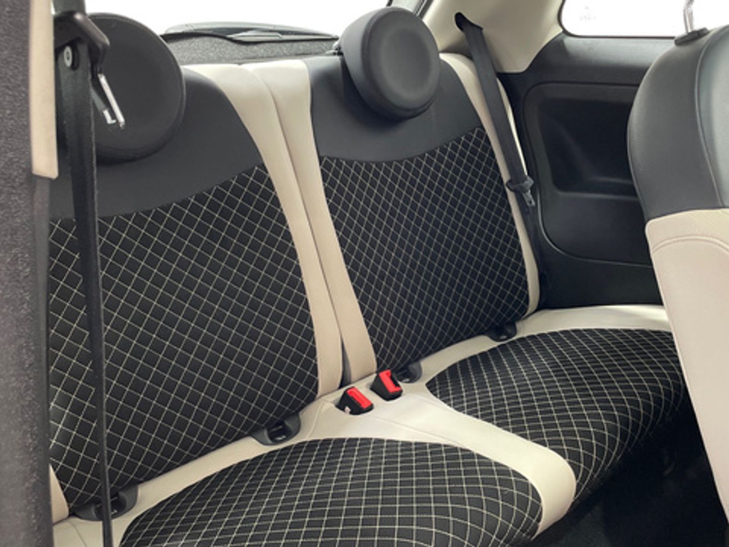 Fiat 500 1.0 Hybrid Dolcevita 51 kW (70 CV)