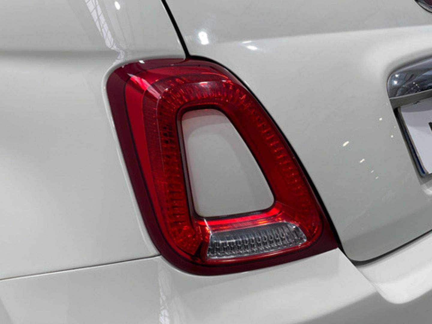 Fiat 500 1.0 Hybrid Dolcevita 51 kW (70 CV)