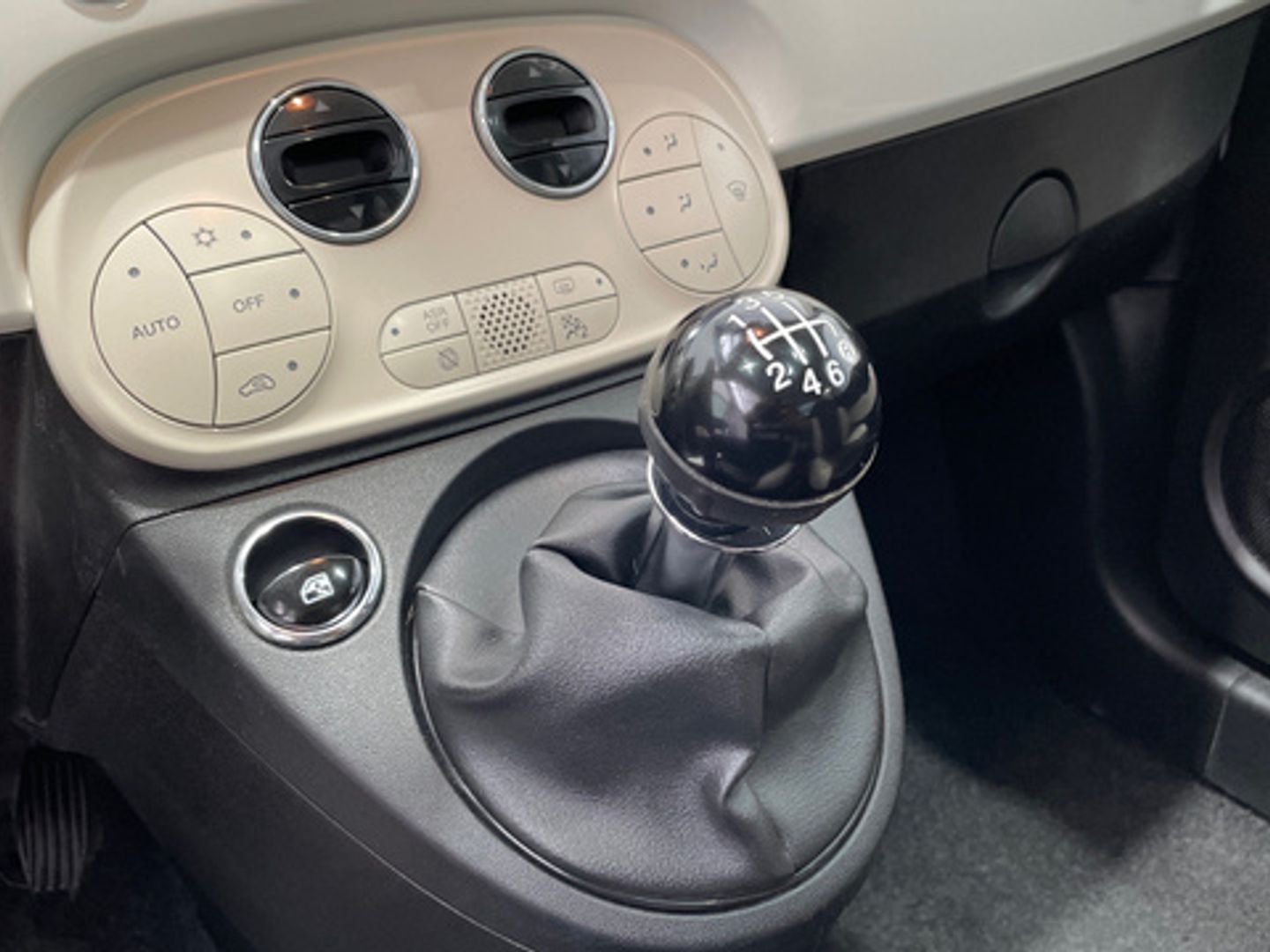 Fiat 500 1.0 Hybrid Dolcevita 51 kW (70 CV)