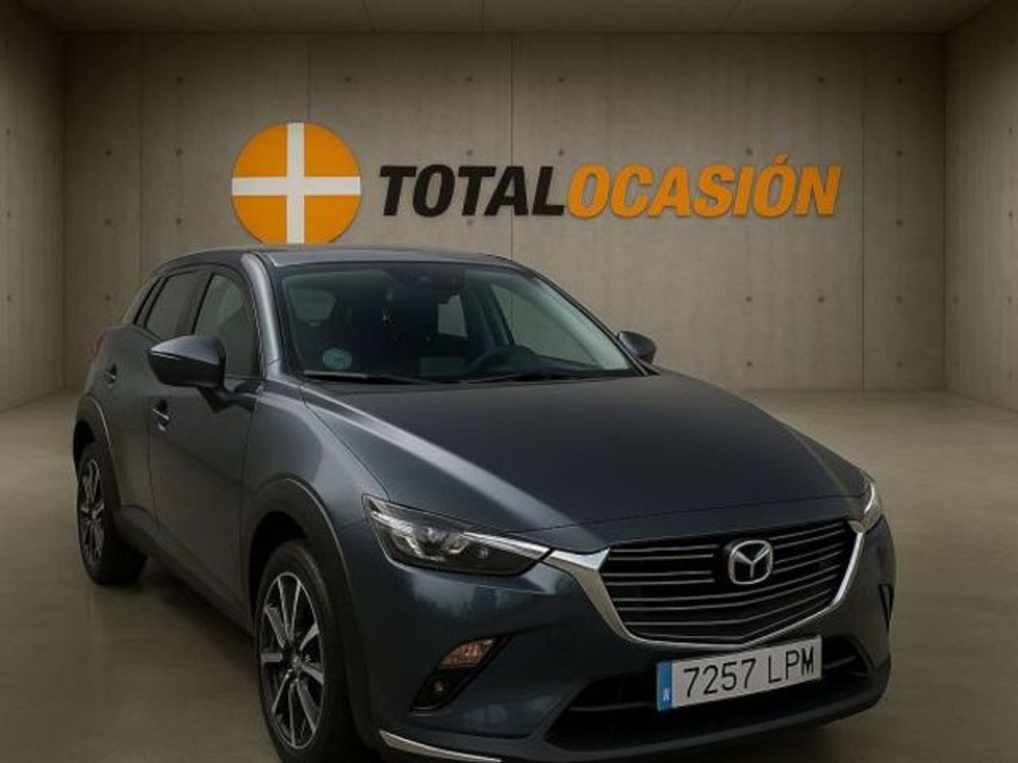 Mazda CX-3 2.0 G Zenith 2WD 89 kW (121 CV) Gris All Terrain / Pick-up