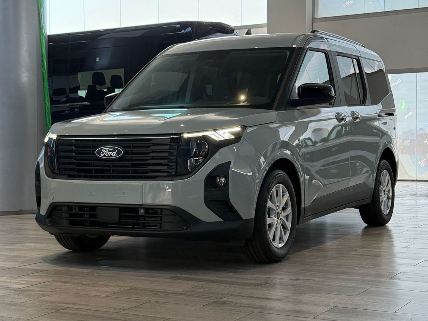 Ford Tourneo Courier 1.0 EcoBoost Titanium 92 kW (125 CV) Gris Minivan