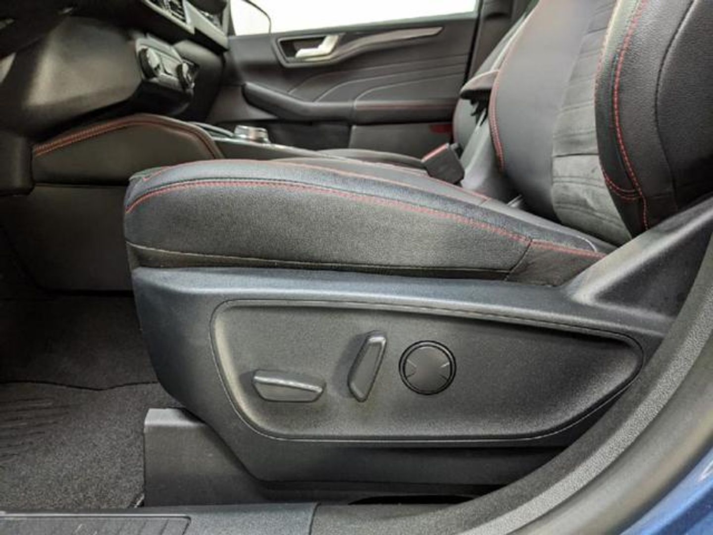 Ford Kuga 2.5 Duratec FHEV ST-Line X 4x2 Auto 140 kW (190 CV)