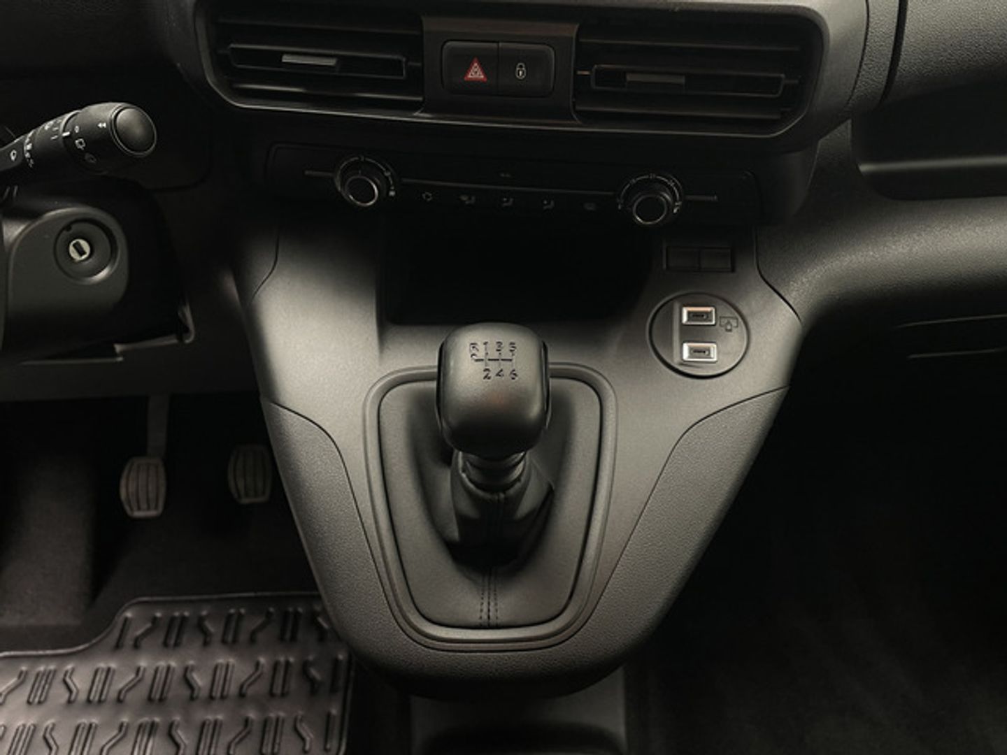 Peugeot Partner Furgon BlueHDi 100 Standard 600kg 75 kW (102 CV)