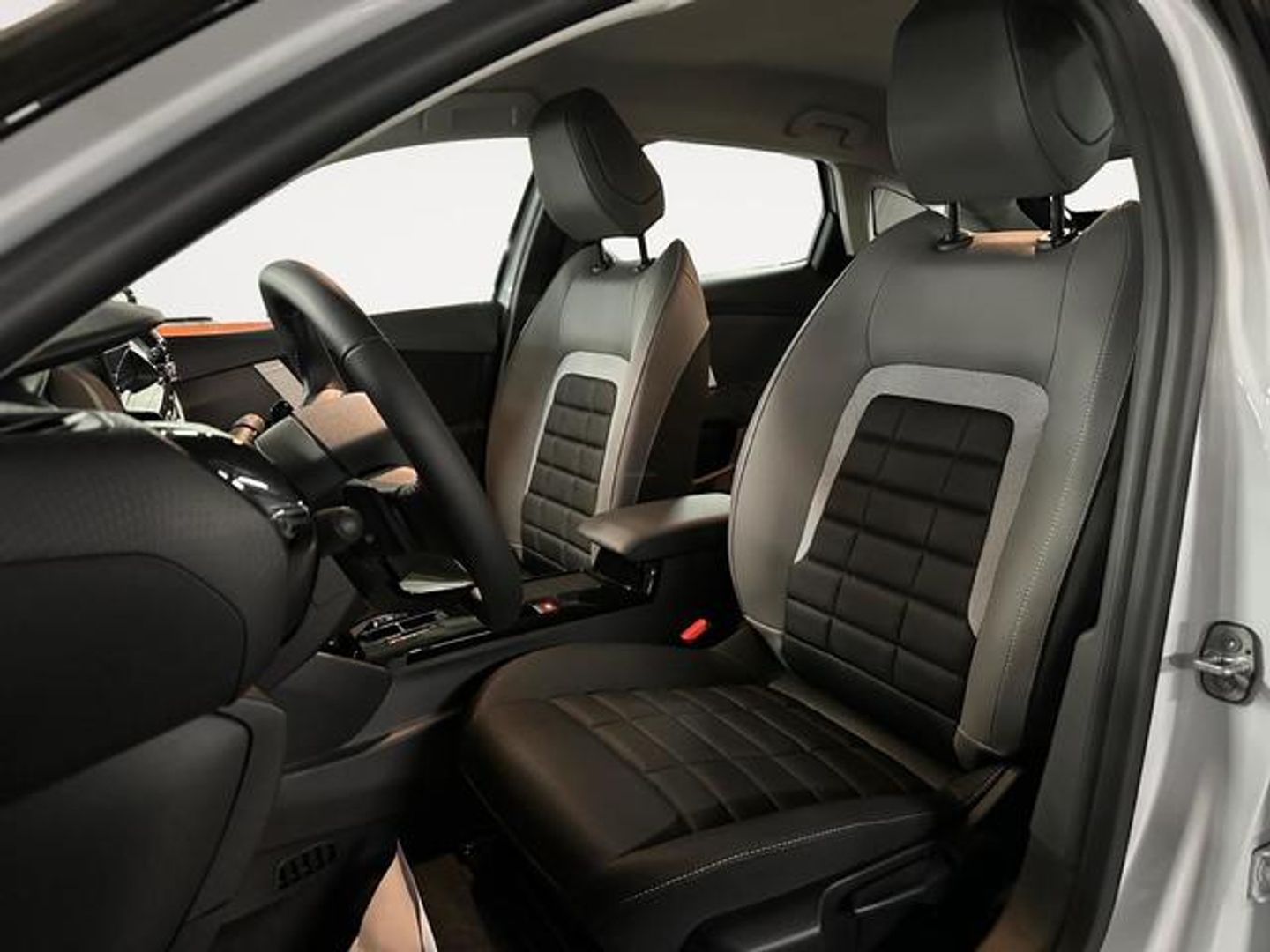 Citroen C4 Hybrid 136 Plus e-DCS6 100 kW (136 CV)
