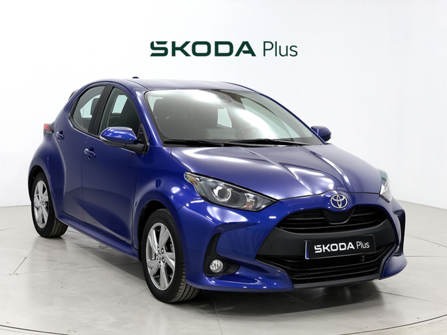 Toyota Yaris 120H Active Plus 85 kW (116 CV) Azul Sedan