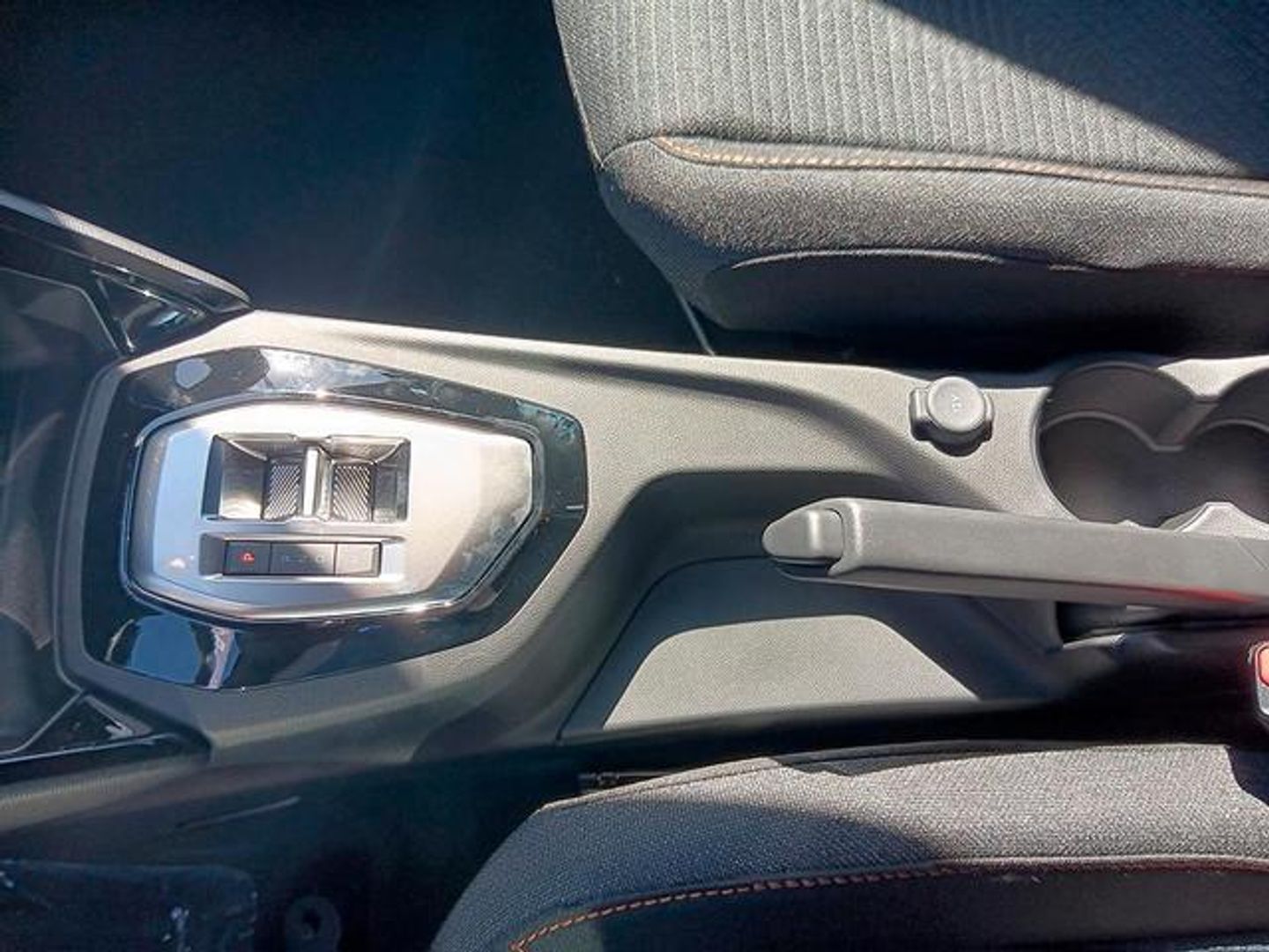 Peugeot 2008 Style Hybrid 145 eDCS6 107 kW (145 CV)
