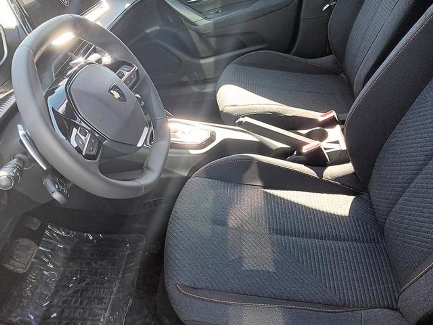 Peugeot 2008 Style Hybrid 145 eDCS6 107 kW (145 CV)