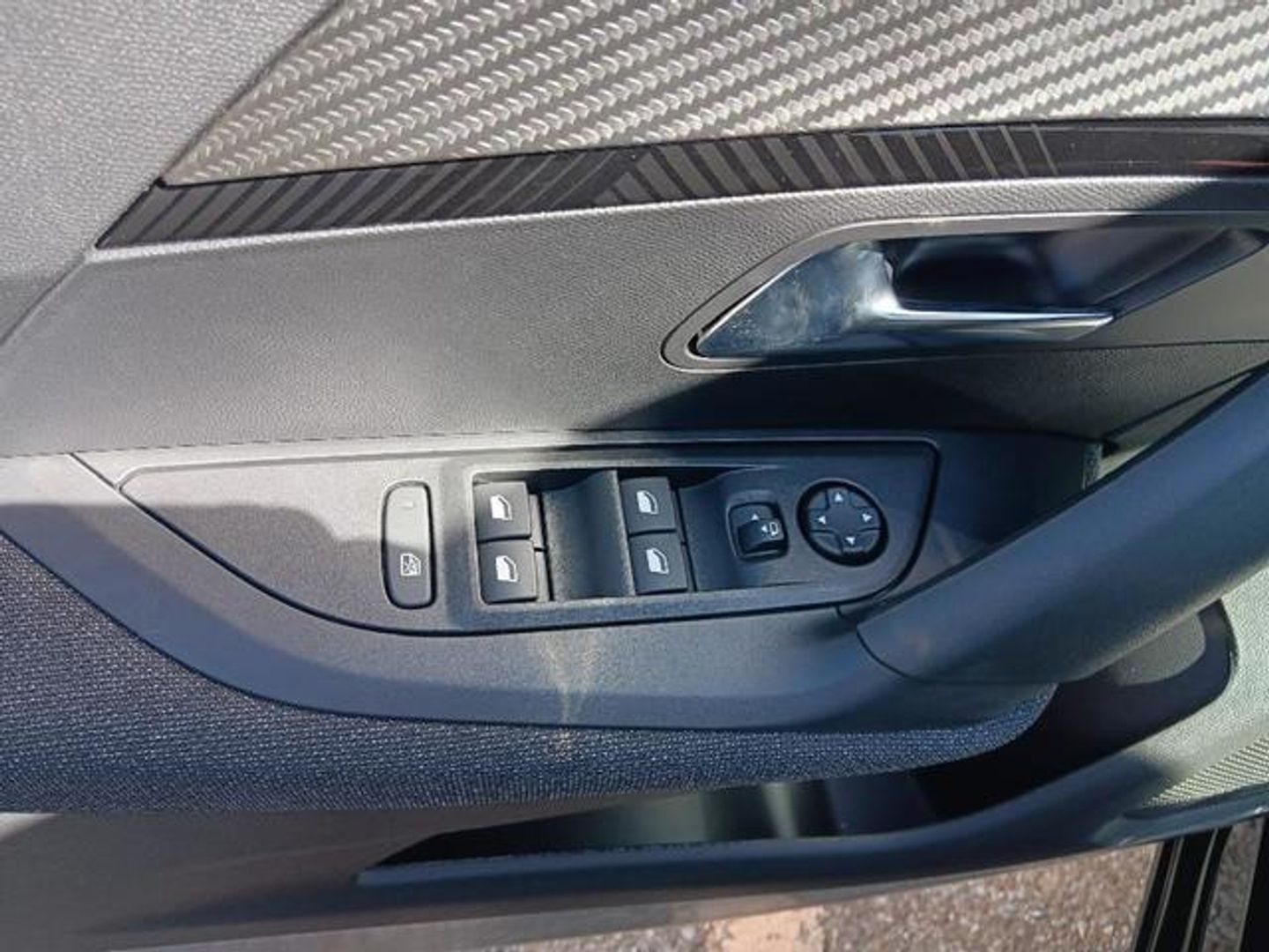 Peugeot 2008 Style Hybrid 145 eDCS6 107 kW (145 CV)