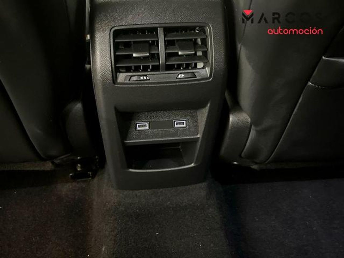 Peugeot 408 Puretech 130 Allure EAT8 96 kW (130 CV)