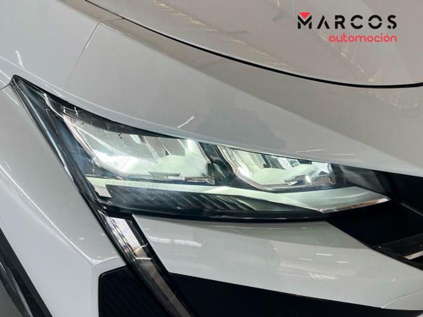 Peugeot 408 Puretech 130 Allure EAT8 96 kW (130 CV)