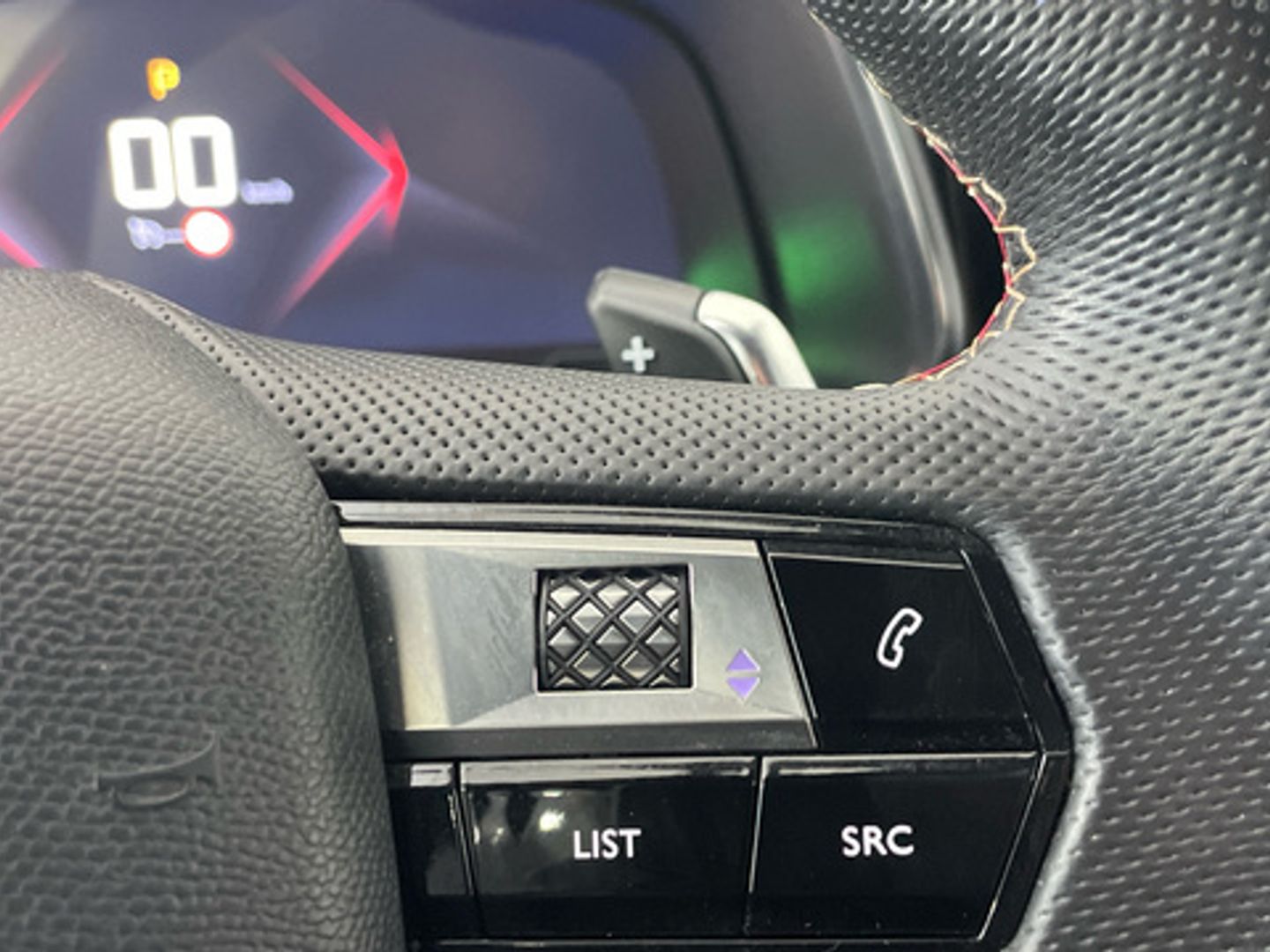 DS DS7 Crossback BlueHDi 130 DE Performance Line AT 96 kW (130 CV)