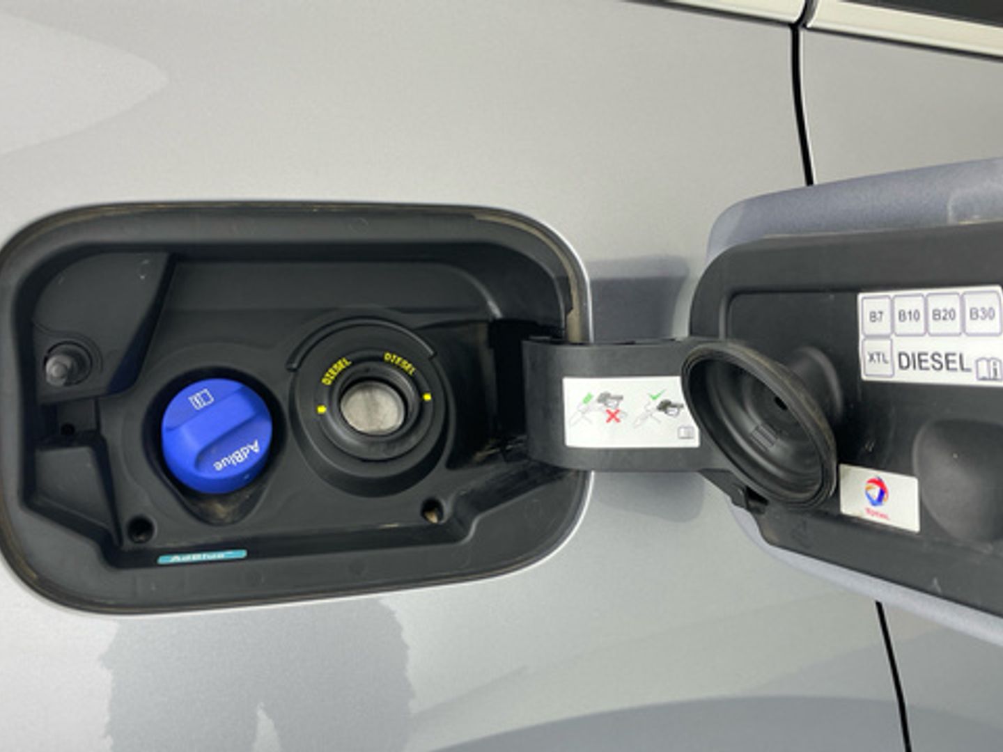 DS DS7 Crossback BlueHDi 130 DE Performance Line AT 96 kW (130 CV)