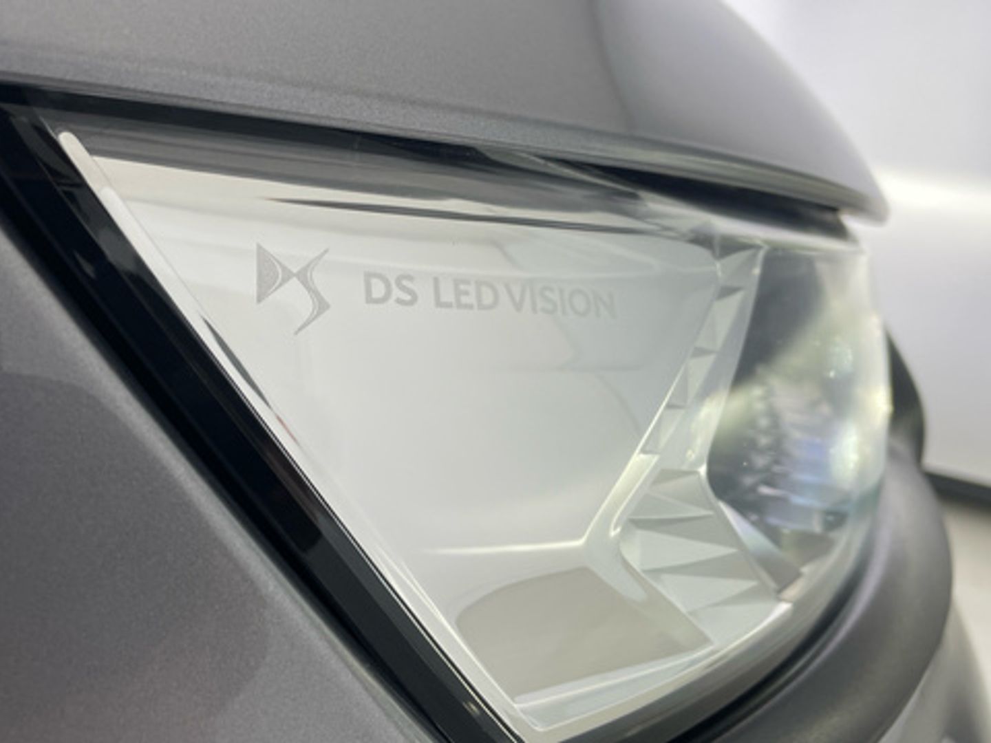 DS DS7 Crossback BlueHDi 130 DE Performance Line AT 96 kW (130 CV)