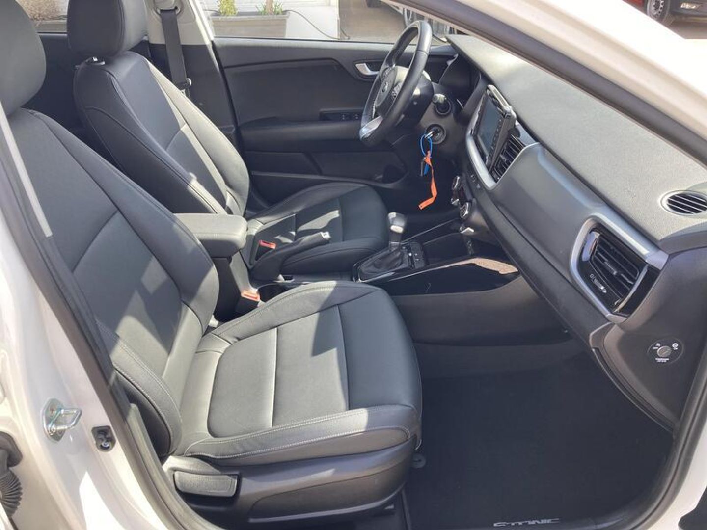Kia Stonic 1.0 T-GDi Black Edition DCT 88 kW (120 CV)