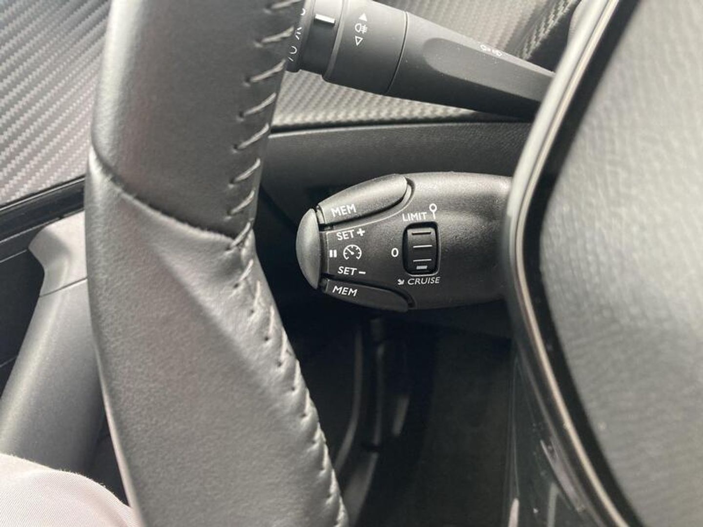 Peugeot 2008 PureTech 100 S&S Allure 75 kW (100 CV)