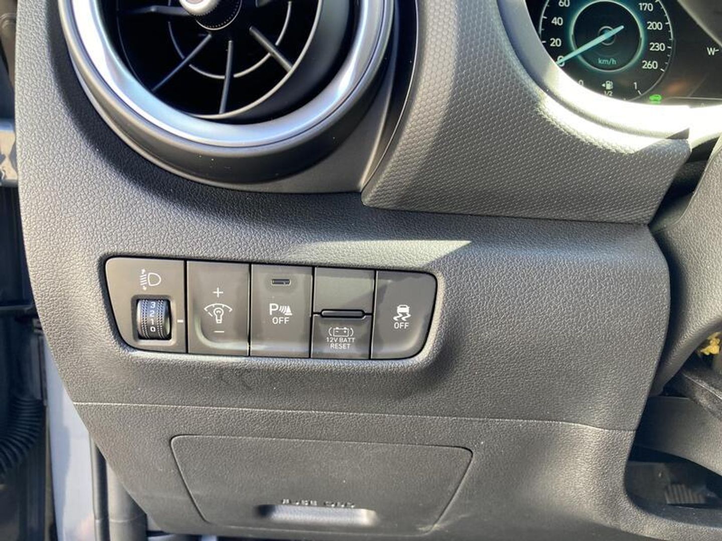 Hyundai Kona 1.6 GDI HEV Tecno 2C DCT 104 kW (141 CV)