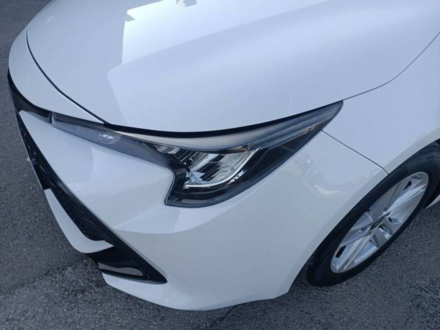Toyota Corolla 1.8 125 Híbrido Active Tech E-CVT 90 kW (122 CV)