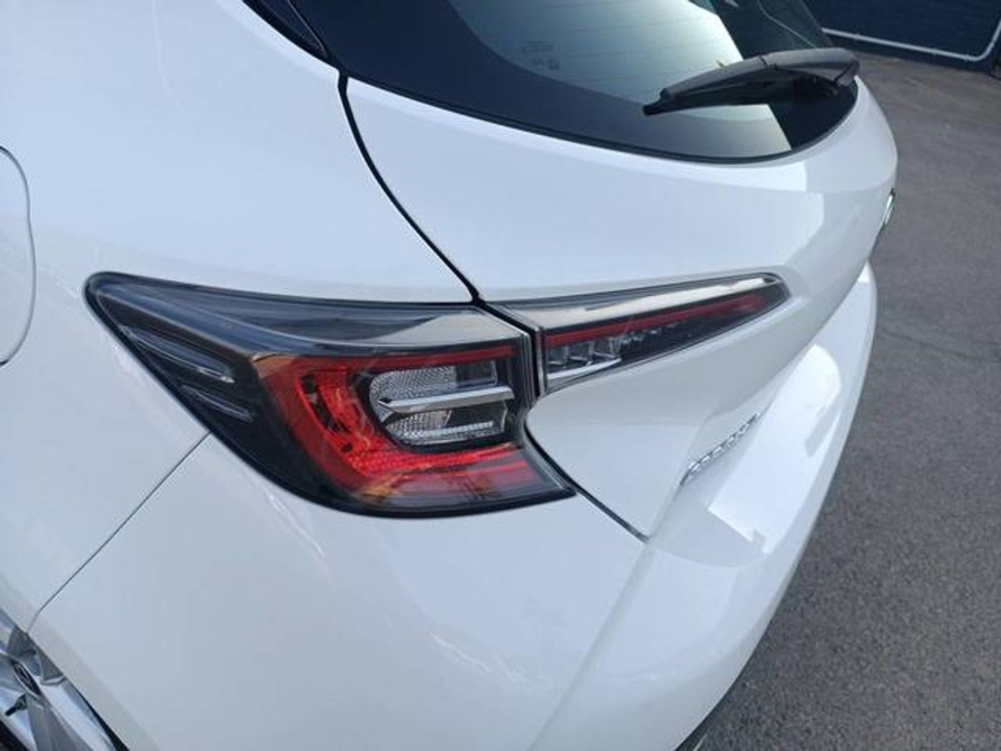 Toyota Corolla 1.8 125 Híbrido Active Tech E-CVT 90 kW (122 CV)