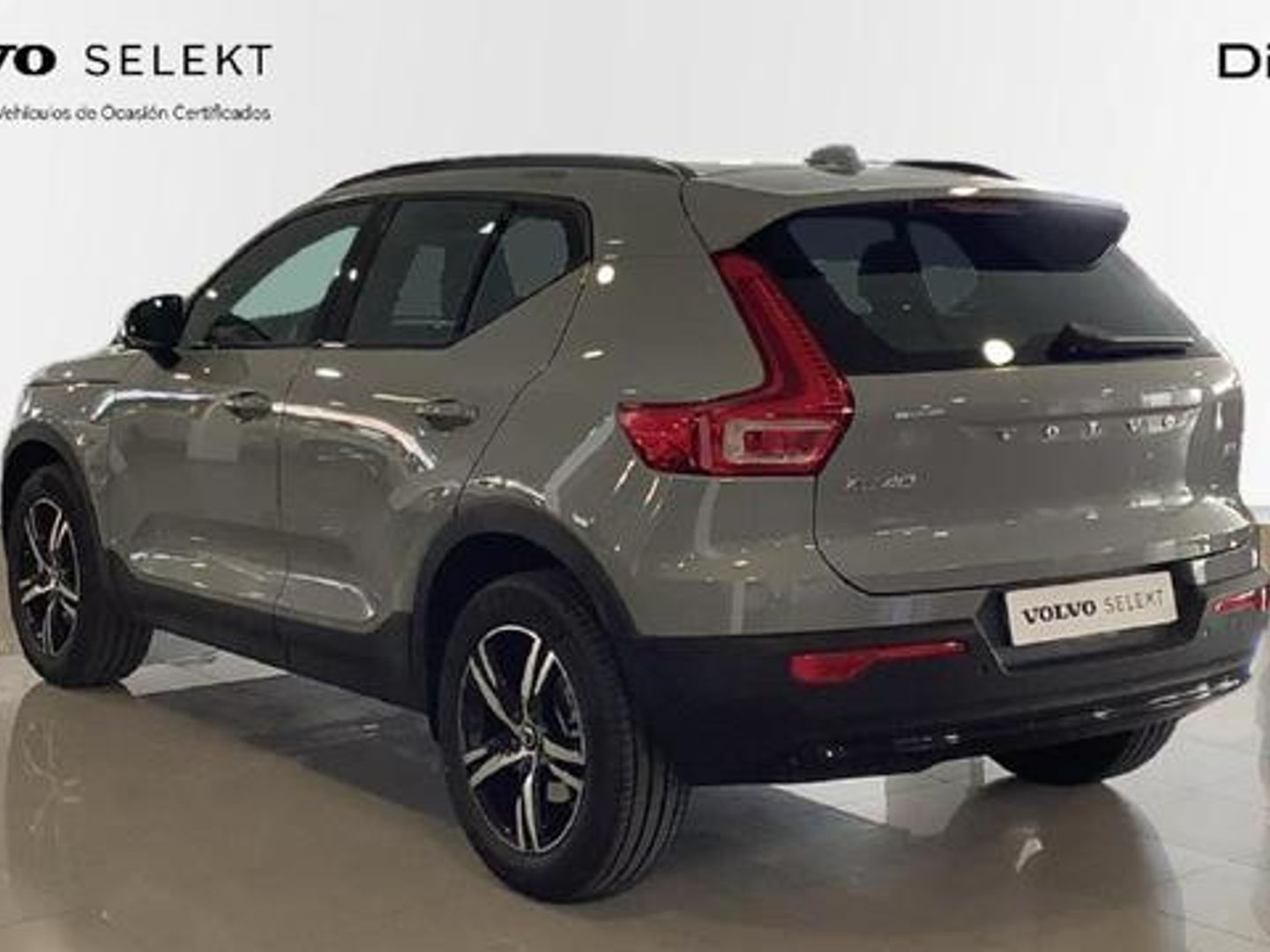 Volvo XC40 B3 G Plus Dark Auto 120 kW (163 CV)