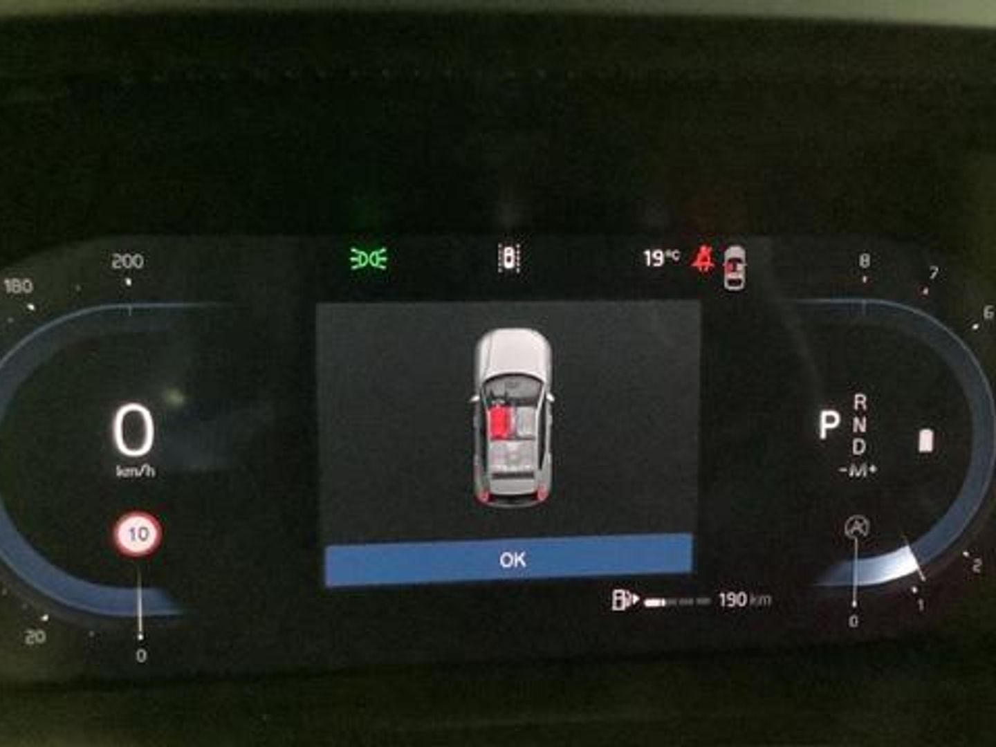 Volvo XC40 B3 G Plus Dark Auto 120 kW (163 CV)